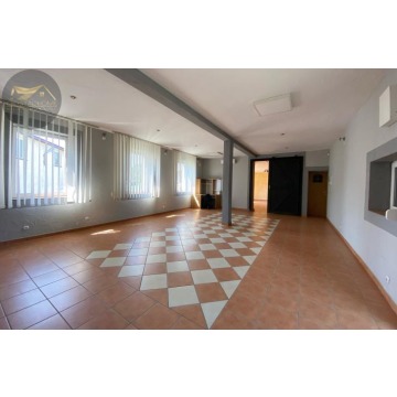 Lokal 84m2 z miejscem parkingowym