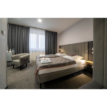Sprzedam dom Opole - ,  pow.  210 m2,  działka:   1439 m2 - zdjęcie 2