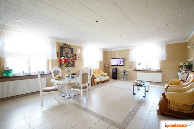 Sprzedam dom Opole - ,  pow.  180 m2,  działka:   753 m2