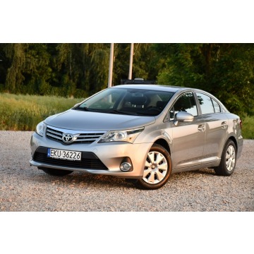 Toyota Avensis  Sedan/Limuzyna 2013,  1.8 benzyna - Na sprzedaż za 39 999 zł - Nowe Sójki - zdjęcie 2