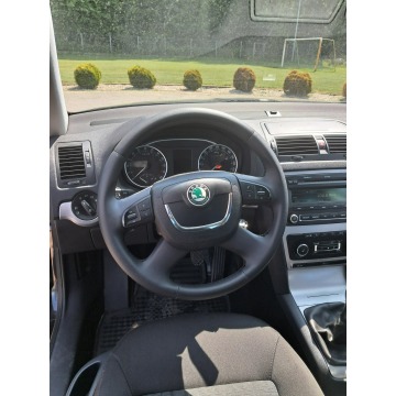 Skoda Octavia  Sedan/Limuzyna 2012,  2.0 diesel - Na sprzedaż za 18 800 zł - Lipówki - zdjęcie 12