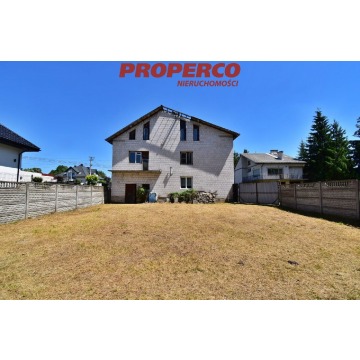 Sprzedam dom Skorzeszyce -  wolnostojący dwupiętrowy,  pow.  280 m2,  działka:   900 m2 - zdjęcie 2