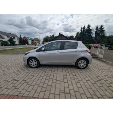 Toyota Yaris  Hatchback 2019,  1.5 benzyna, automat - Na sprzedaż za 54 300 zł - Biała - zdjęcie 5