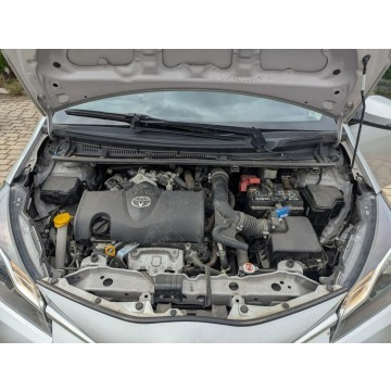 Toyota Yaris  Hatchback 2019,  1.5 benzyna, automat - Na sprzedaż za 54 300 zł - Biała - zdjęcie 8