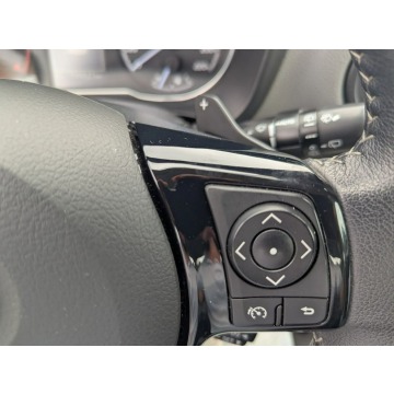 Toyota Yaris  Hatchback 2019,  1.5 benzyna, automat - Na sprzedaż za 54 300 zł - Biała - zdjęcie 10