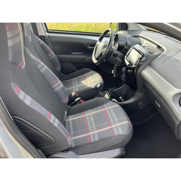 Peugeot 108  Hatchback 2016,  1.0 benzyna - Na sprzedaż za 17 900 zł - Zagórów - zdjęcie 10