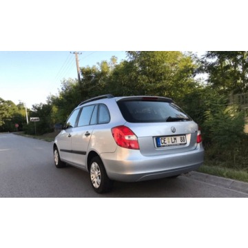 Skoda Fabia 2009 benzyna - Na sprzedaż za 11 900 zł - Łask - zdjęcie 2