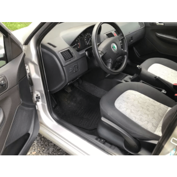Skoda Fabia  Kombi 2004,  1.4 benzyna - Na sprzedaż za 8 800,00 zł - Łask - zdjęcie 4