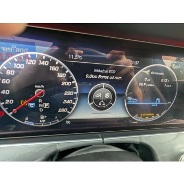 Mercedes - Benz E-klasa  Sedan/Limuzyna 2020,  2.0 diesel, automat - Na sprzedaż za 129 000 zł - Biała - zdjęcie 11