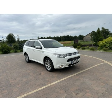 Mitsubishi Outlander - 2014