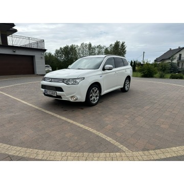 Mitsubishi Outlander  SUV 2014,  2.0 hybryda, automat - Na sprzedaż za 42 800 zł - Lipówki - zdjęcie 3