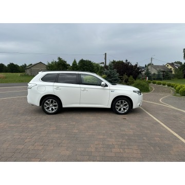 Mitsubishi Outlander  SUV 2014,  2.0 hybryda, automat - Na sprzedaż za 42 800 zł - Lipówki - zdjęcie 7