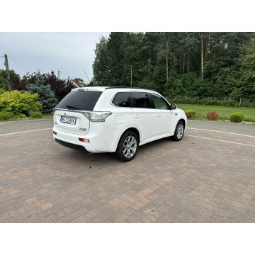 Mitsubishi Outlander  SUV 2014,  2.0 hybryda, automat - Na sprzedaż za 42 800 zł - Lipówki - zdjęcie 6