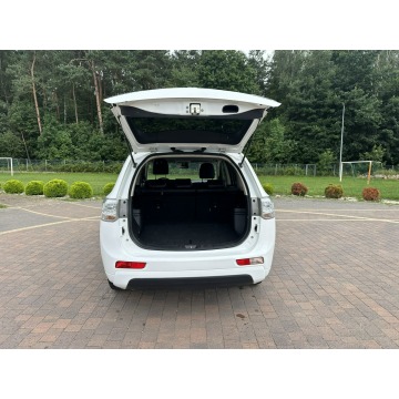 Mitsubishi Outlander  SUV 2014,  2.0 hybryda, automat - Na sprzedaż za 42 800 zł - Lipówki - zdjęcie 8