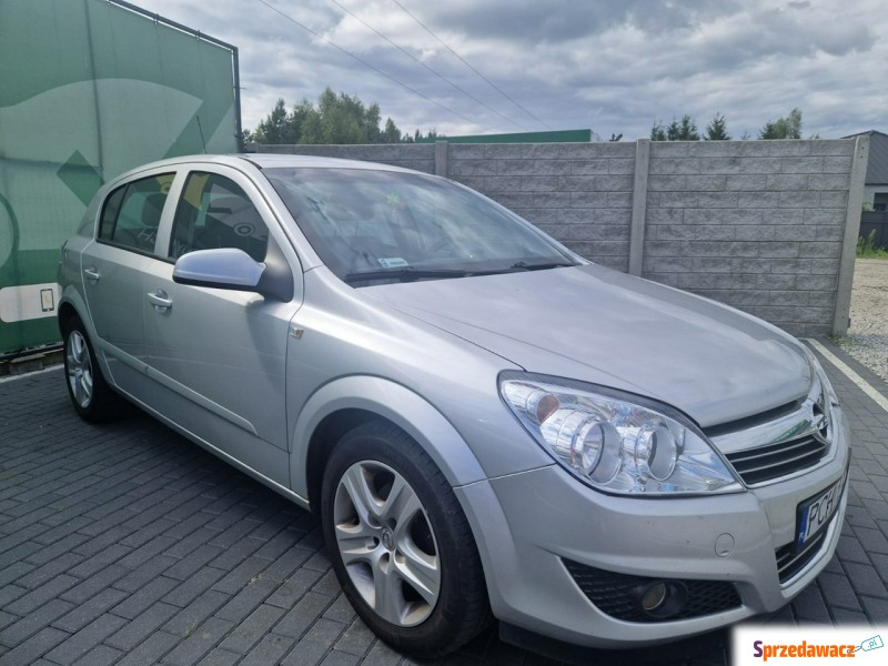 Opel Astra  Hatchback 2009,  1.4 benzyna+LPG - Na sprzedaż za 14 900 zł - Wągrowiec