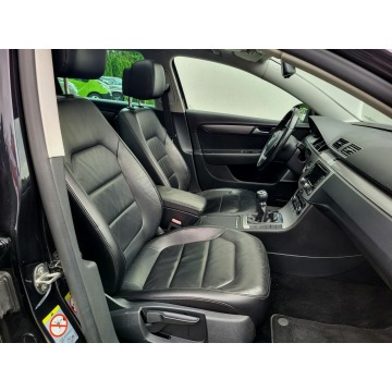 Volkswagen Passat 2011,  2.0 diesel - Na sprzedaż za 31 500 zł - Jatutów - zdjęcie 12