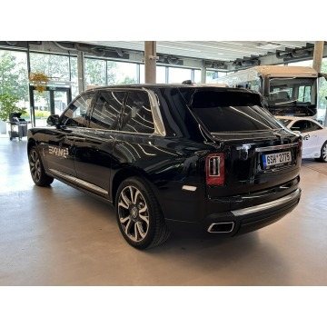 Rolls-Royce   SUV 2020,  6.8 benzyna, automat - Na sprzedaż za 1 783 500 zł - Baniocha - zdjęcie 6