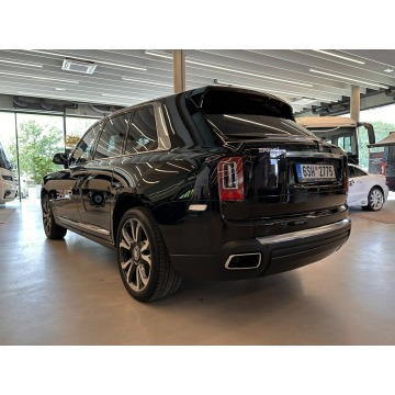 Rolls-Royce   SUV 2020,  6.8 benzyna, automat - Na sprzedaż za 1 783 500 zł - Baniocha - zdjęcie 7