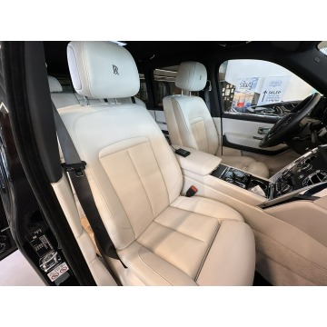 Rolls-Royce   SUV 2020,  6.8 benzyna, automat - Na sprzedaż za 1 783 500 zł - Baniocha - zdjęcie 11