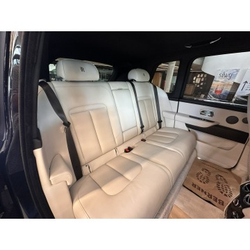Rolls-Royce   SUV 2020,  6.8 benzyna, automat - Na sprzedaż za 1 783 500 zł - Baniocha - zdjęcie 12