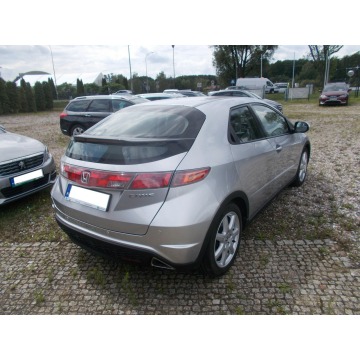 Honda Civic  Hatchback 2009,  1.8 benzyna - Na sprzedaż za 21 900 zł - Białystok - zdjęcie 4