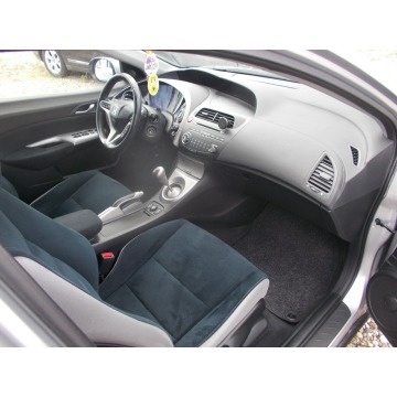 Honda Civic  Hatchback 2009,  1.8 benzyna - Na sprzedaż za 21 900 zł - Białystok - zdjęcie 7