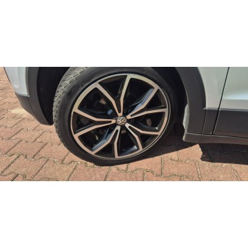Volkswagen T-Cross  SUV 2020,  1.6 diesel, automat - Na sprzedaż za 79 800 zł - Paproć - zdjęcie 4