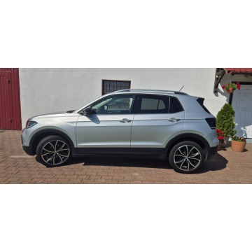 Volkswagen T-Cross  SUV 2020,  1.6 diesel, automat - Na sprzedaż za 79 800 zł - Paproć - zdjęcie 5