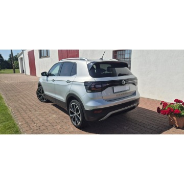 Volkswagen T-Cross  SUV 2020,  1.6 diesel, automat - Na sprzedaż za 79 800 zł - Paproć - zdjęcie 6