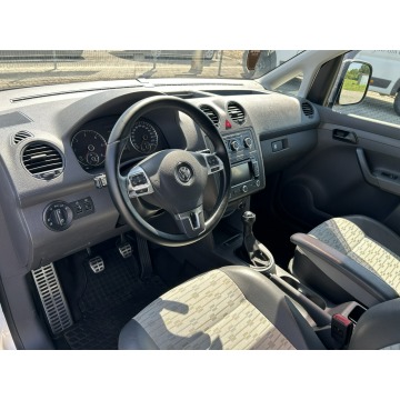 Volkswagen Caddy 2011,  1.6 diesel - Na sprzedaż za 27 900 zł - Goczałkowice-Zdrój - zdjęcie 11