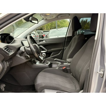 Peugeot 308  Kombi 2015,  1.2 benzyna - Na sprzedaż za 29 999 zł - Pęcice - zdjęcie 12