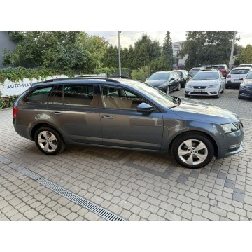 Skoda Octavia  Kombi 2019,  1.6 diesel - Na sprzedaż za 49 900 zł - Orzech - zdjęcie 5