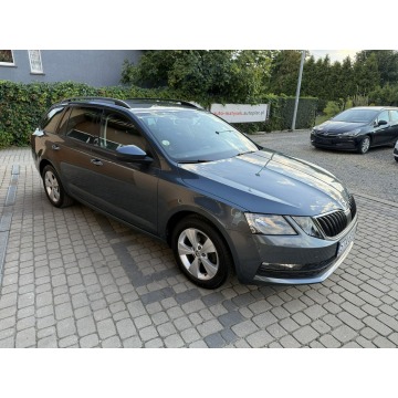 Skoda Octavia  Kombi 2019,  1.6 diesel - Na sprzedaż za 49 900 zł - Orzech - zdjęcie 4