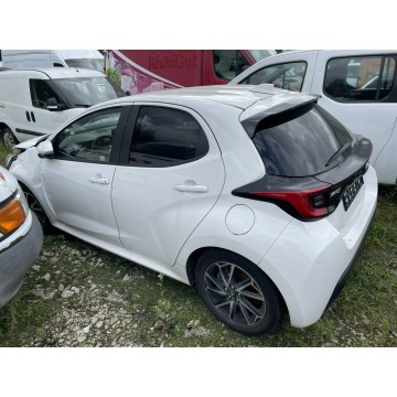 Toyota Yaris  Hatchback 2023,  1.5 hybryda, automat - Na sprzedaż za 34 000 zł - Syców - zdjęcie 2