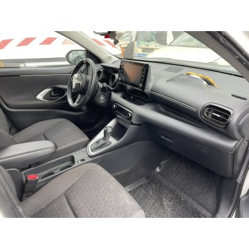 Toyota Yaris  Hatchback 2023,  1.5 hybryda, automat - Na sprzedaż za 34 000 zł - Syców - zdjęcie 8