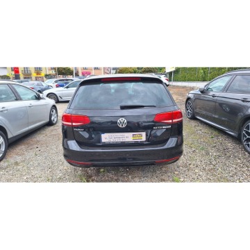 Volkswagen Passat  Kombi 2017,  2.0 diesel, automat - Na sprzedaż za 56 000 zł - Częstochowa - zdjęcie 4