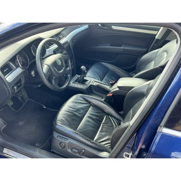 Skoda Superb  Sedan/Limuzyna 2009,  1.9 diesel - Na sprzedaż za 21 999 zł - Gostyń - zdjęcie 11