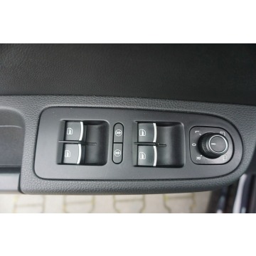 Volkswagen Sharan  Kombi 2015,  2.0 diesel, automat - Na sprzedaż za 65 900 zł - Gniezno - zdjęcie 11