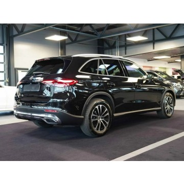 Mercedes - Benz GLC-klasa  SUV 2025,  2.0 benzyna, automat - Na sprzedaż za 216 313 zł - Kraków - zdjęcie 3