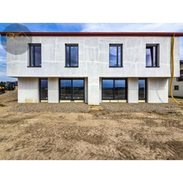 Sprzedam dom Kalno -  bliźniak jednopiętrowy,  pow.  136 m2,  działka:   500 m2 - zdjęcie 2