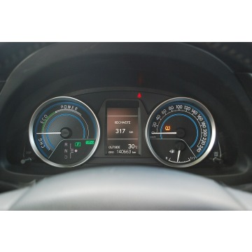 Toyota Auris 2014,  1.8 hybryda, automat - Na sprzedaż za 48 500 zł - Słupsk - zdjęcie 5