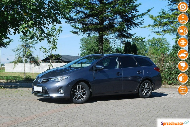 Toyota Auris 2014,  1.8 hybryda, automat - Na sprzedaż za 48 500 zł - Słupsk