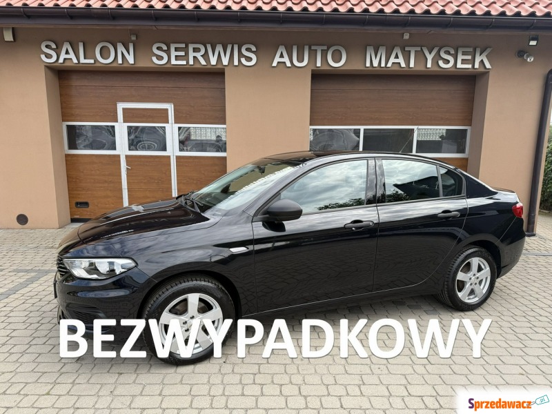 Fiat Tipo  Sedan/Limuzyna 2016,  1.4 benzyna - Na sprzedaż za 29 900 zł - Orzech