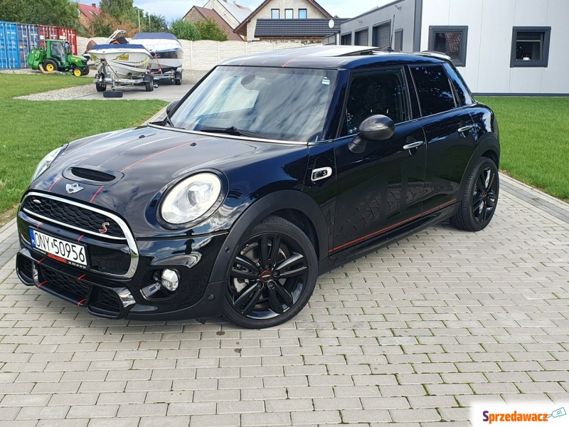 Mini   Hatchback 2017,  2.0 benzyna, automat - Na sprzedaż za 75 900 zł - Strobice