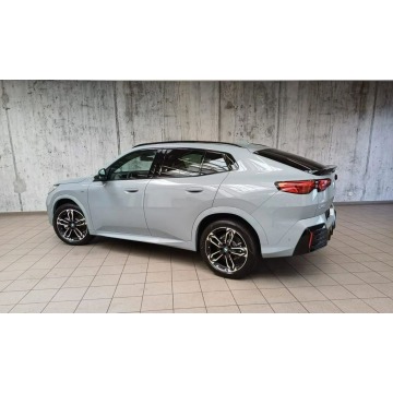 BMW X2  SUV 2024,  1.5 benzyna, automat - Na sprzedaż za 200 897 zł - Warszawa - zdjęcie 2