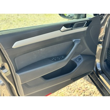 Volkswagen Passat  Sedan/Limuzyna 2015,  1.5 benzyna - Na sprzedaż za 52 900 zł - Reda - zdjęcie 12
