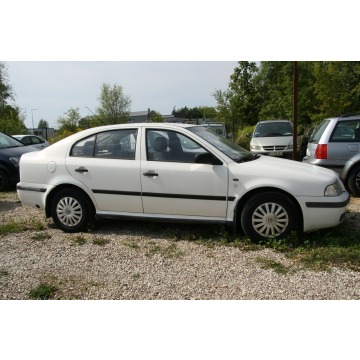 Skoda Octavia  Sedan/Limuzyna 2002,  1.6 benzyna+LPG - Na sprzedaż za 2 699,00 zł - Fasty - zdjęcie 3