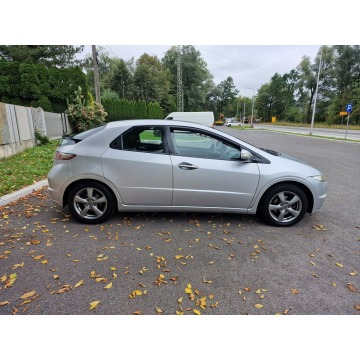 Honda Civic 2010,  1.3 benzyna - Na sprzedaż za 18 900 zł - Nowy Sącz - zdjęcie 5