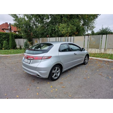 Honda Civic 2010,  1.3 benzyna - Na sprzedaż za 18 900 zł - Nowy Sącz - zdjęcie 9