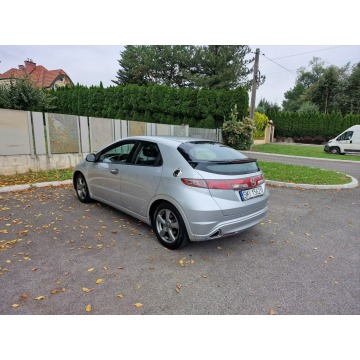 Honda Civic 2010,  1.3 benzyna - Na sprzedaż za 18 900 zł - Nowy Sącz - zdjęcie 7